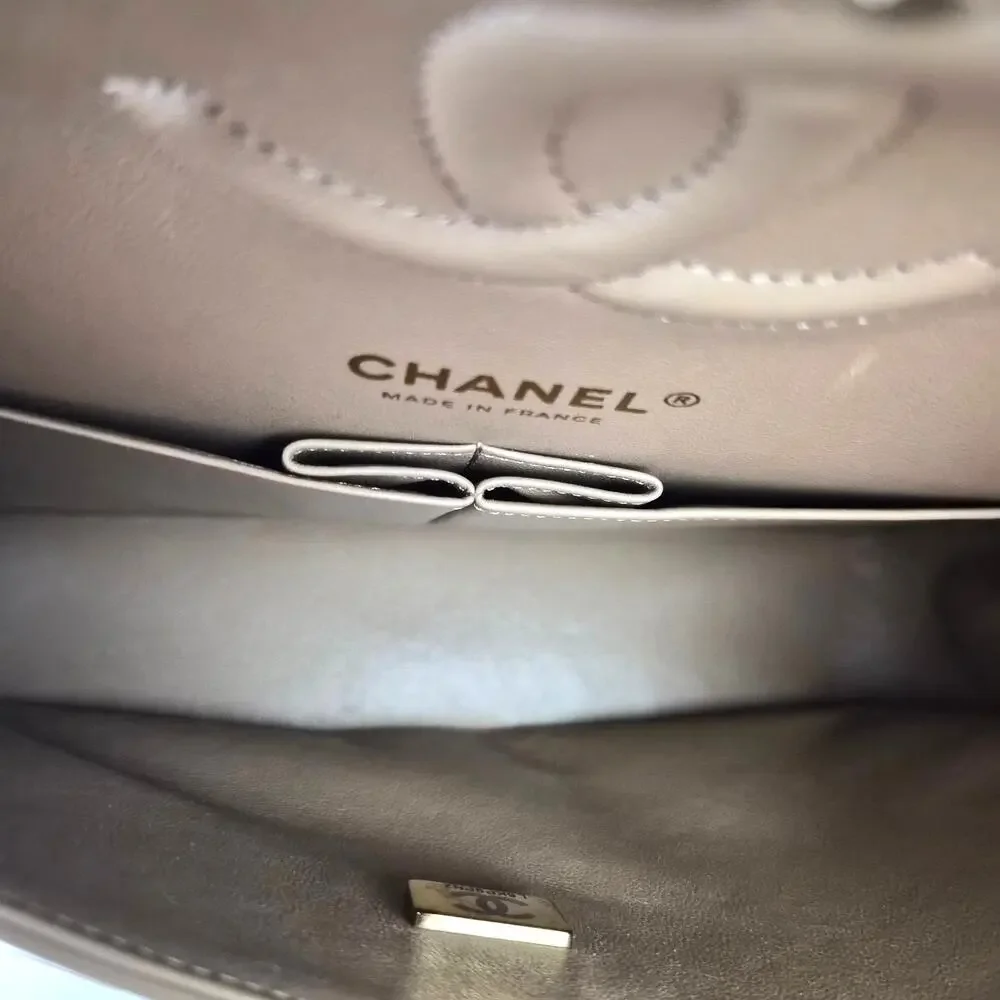 Chanel 22B Medium Classic Flap Lambskin Beige
